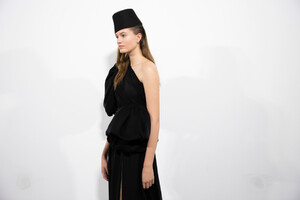 valli-hc-bks-m-rs19-1454.thumb.jpg.ef37c2b60f1326ea97e333da25a82c72.jpg