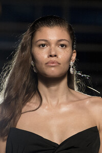 valli-hc-clp-rs19-7437.thumb.jpg.69aebfda77838bf5721aa708190c1a34.jpg