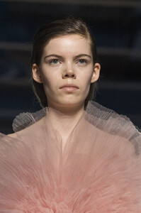 valli-hc-clp-rs19-8207.thumb.jpg.52c26d543e87a31713bc66ba329631c5.jpg