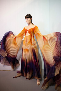 van-herpen-hc-bks-m-rs19-0428.thumb.jpg.98b3001e736fc29e5e8b52f156011e2f.jpg