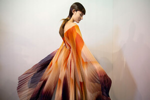 van-herpen-hc-bks-m-rs19-0455.thumb.jpg.8121ef401013b457aa720b87345b9a08.jpg