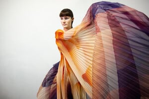 van-herpen-hc-bks-m-rs19-0459.thumb.jpg.44c0870e2c14207b8daab490a6387394.jpg