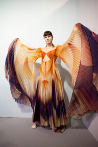 van-herpen-hc-bks-m-rs19-0475.thumb.jpg.e615ae37ab87be265d14b509ed1802bc.jpg