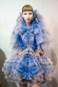 van-herpen-hc-bks-m-rs19-0518.thumb.jpg.f0e2d4b6b8a747ca4c52d7ae6b157c54.jpg