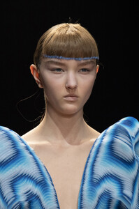 van-herpen-hc-clp-rs19-4021.thumb.jpg.583709eb4c7af9bf7428f2980a8a9662.jpg