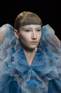 van-herpen-hc-clp-rs19-4076.thumb.jpg.0f74d82c7df856e0ea186999afeb6975.jpg