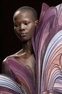 van-herpen-hc-clp-rs19-4192.thumb.jpg.0e5e0dadfb1b3cfaea78fdd8c2ad70d0.jpg