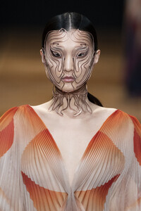 van-herpen-hc-clpi-rs19-0059.thumb.jpg.c0185760d232eabff5b6411f621a1b3c.jpg