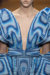 van-herpen-hc-clpi-rs19-0320.thumb.jpg.eba8705567499e89dadf6227629aa76c.jpg