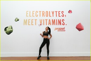 vanessa-hudgens-shares-her-menu-in-a-typical-day-11.jpg