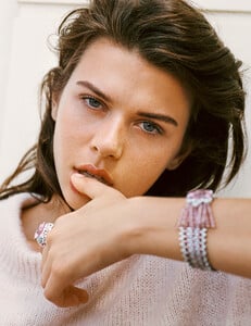 vogue2158_11final-2.thumb.jpg.22ea10f4d3218c590da07f32817fdc05.jpg