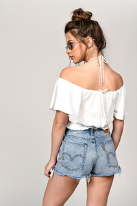 white-in-your-head-halter-blouse_002.jpg