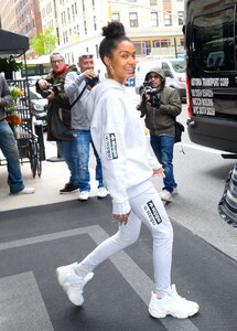 yara-shahidi-street-style-05-09-2019-0.thumb.jpg.64d361411876612ef86bb490f85da2d6.jpg