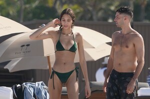 yasmin-wijnaldum-in-a-green-bikini-at-the-beach-in-miami-beach-05-11-2019-5.jpg