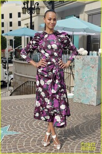 zoe-saldana-tiffany-co-event-01.thumb.jpg.5b5ae6552cb56d15d0095259ef37ffc3.jpg