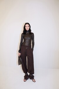 00001-BOTTEGA-VENETA-RESORT-20.thumb.jpg.24a04513c3583e9f51c994bd57008aaf.jpg