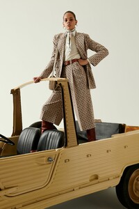 00001-ETRO-Resort-20-credit-Mel-Bles.thumb.jpg.11a3294aca773b9294c80c31e6a66d46.jpg