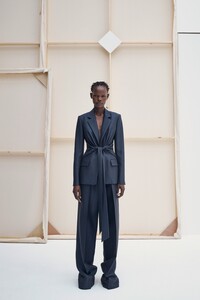 00001-gabriela-hearst-resort-20.thumb.jpg.03bbcfebd5a18b39bc5d13224455ff33.jpg