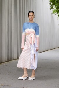 00001-prabal-gurung-resort-20-credit-Jin-and-Dana.thumb.jpg.1922160200136952a0aa84ef067e2707.jpg