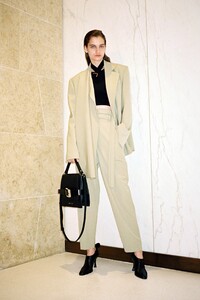 00002-MICHAEL-KORS-resort-20.thumb.jpg.a33b74449aa0f385dfcc6e432cb6fc5a.jpg