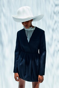 00002-Nina-Ricci-Resort-20.thumb.jpg.5eb658f34a4f8f8fb8fce272d87a9c4e.jpg