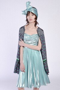 00002-anna-sui-resort-20.thumb.jpg.50945bddaae55d4cc1426461b3d428ce.jpg