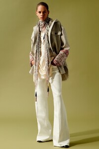 00004-ETRO-Resort-20-credit-Mel-Bles.thumb.jpg.0a7067b7d2548f4d690bc2c6baa5823d.jpg