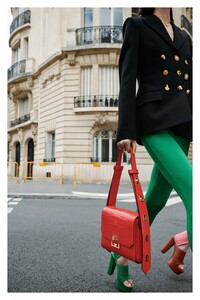 00005-givenchy-details-resort-20.thumb.jpg.ae4ebea1e90bbb5c1168702c6371e613.jpg
