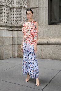 00005-prabal-gurung-resort-20-credit-Jin-and-Dana.thumb.jpg.d7fbeb5aa650bdcfd61d901eceba5410.jpg