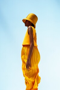 00006-Nina-Ricci-Resort-20.thumb.jpg.b7c564927682f983bf5a8e309f03059b.jpg