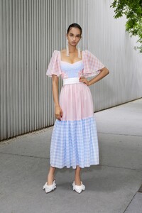 00007-prabal-gurung-resort-20-credit-Jin-and-Dana.thumb.jpg.1825efaa4b2bdc9e80b8f59847c7873f.jpg