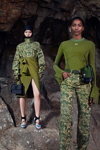00008-Off-White-Resort-2020-credit-Brett-Lloyd.thumb.jpg.aea04ed3213a8aac1d651603670e0710.jpg