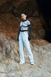 00010-Off-White-Resort-2020-credit-Brett-Lloyd.thumb.jpg.3c0964eb30aa7b990c84330f35aa1584.jpg