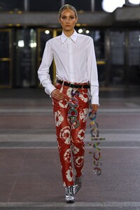 00011-AREA-2019-READY-TO-WEAR.thumb.JPG.e158d4315ecd97e21c127eca91f5cc26.JPG
