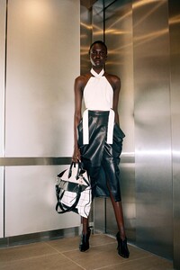 00011-proenza-schouler-resort-20-credit-Pierre-Ange-Carlotti.thumb.jpg.0f441fc0ab73b9c16292c9534cfa33a8.jpg