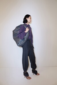 00012-BOTTEGA-VENETA-RESORT-20.thumb.jpg.98b0246a87b51cc813029c3e653126c0.jpg