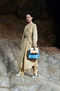 00015-Off-White-Resort-2020-credit-Brett-Lloyd.thumb.jpg.e1ce9402405f4ffbd15d5d3b856f00a4.jpg