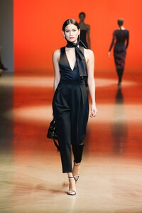 00016-CUSHNIE-FALL-2019-READY-TO-WEAR.thumb.jpg.56cb9cd982a4b04d788dd81a4d796cc8.jpg