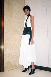 00016-proenza-schouler-resort-20-credit-Pierre-Ange-Carlotti.thumb.jpg.82dd6fc87fc99fac030e61f585497a60.jpg