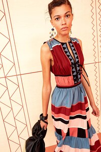 00017-Ulla-Johnson-Resort-20-credit-peter-stanglmayr.thumb.jpg.cdc74600ad2fbc9a052821a3f4393e7e.jpg