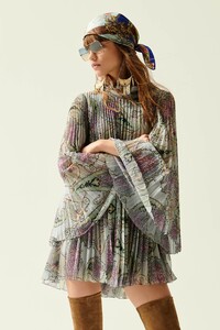 00018-ETRO-Resort-20-credit-Mel-Bles.thumb.jpg.515d628ab8e6da571149906442a25bcc.jpg