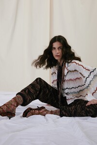 00018-Missoni-Resort-SS20.thumb.jpg.c79f700dcc5ea3f623bbde52aeb48e19.jpg