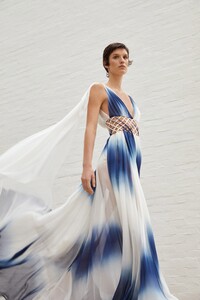 00018-Oscar-De-La-Renta-Resort-2020.thumb.jpg.244390fbfd1b248e670e256b195c6e07.jpg