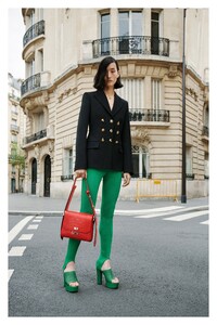 00018-givenchy-resort-20.thumb.jpg.71c5ad852eeaa6eca740f96e88e1cf20.jpg