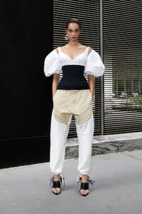 00018-prabal-gurung-resort-20-credit-Jin-and-Dana.thumb.jpg.61546d17f106ab7a408097f468e77bc7.jpg