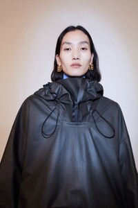 00019-BOTTEGA-VENETA-RESORT-20.thumb.jpg.f4910cb2239f04fddc2008b736fd9e60.jpg