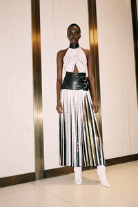 00019-proenza-schouler-resort-20-credit-Pierre-Ange-Carlotti.thumb.jpg.728b94a0a5386ddf85101aa9be989d3d.jpg