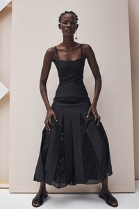 00020-gabriela-hearst-resort-20.thumb.jpg.569ef16fc92b34836eaf52a6b9eda58b.jpg