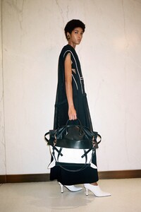 00020-proenza-schouler-resort-20-credit-Pierre-Ange-Carlotti.thumb.jpg.fedeb29906d50044f976dcbb5bf59d98.jpg