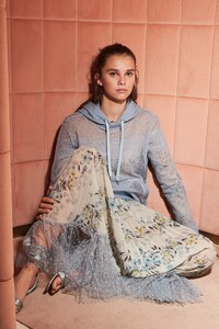 00020-red-valentino-resort-20.thumb.jpg.c2d487632981ae4ba45ec4127da22c8c.jpg